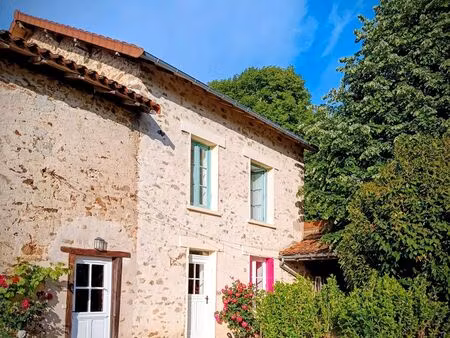 à vendre – domaine de 11 hectares avec maison  grange et potentiel professionnel – haute-v