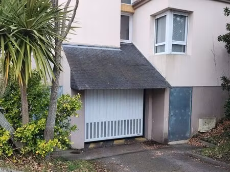 emplacement parking université