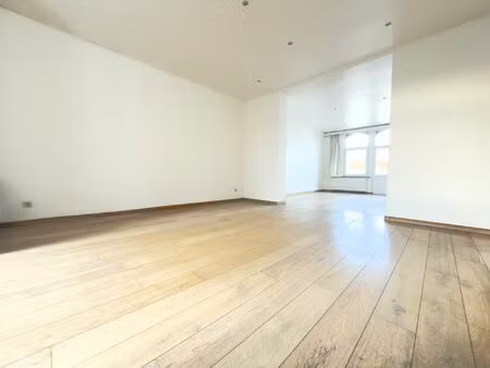 duplex à louer avec 3 chambres   berchem-sainte-agathe (vbd64833)