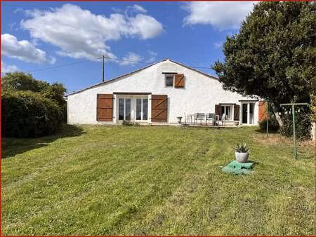 vente maison à la garnache (85710) : à vendre / 70m² la garnache