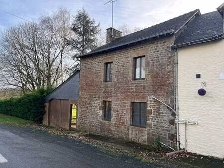 vente maison à saint-pierre-des-landes (53500) : à vendre / 59m² saint-pierre-des-landes