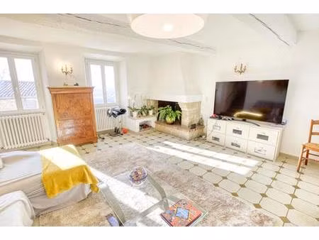superbe maison de village rénovée au coeur du village