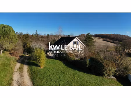 grande maison avec magnifique vue