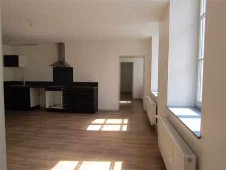 f3 avec cuisine semi-équipée