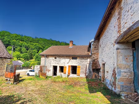 fermette à restaurer avec terrain et dépendances 21150 frolois.