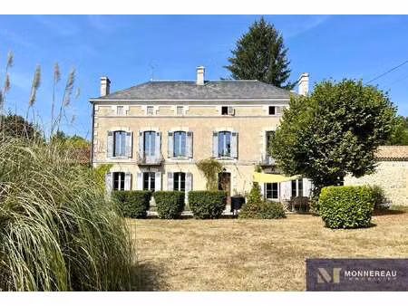 maison de luxe à vendre à montguyon : 756 000 € | 262m²