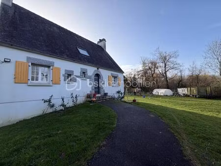 maison de 130 m² à rosnoen