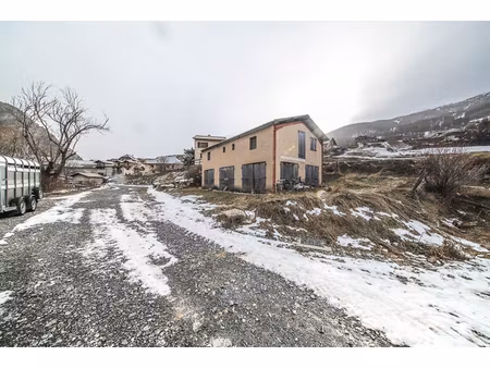 local commercial t2 crévoux à vendre