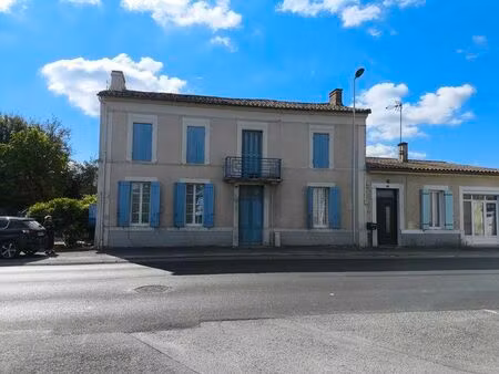 vente maison 4 pièces 148 m² montlieu-la-garde (17210)
