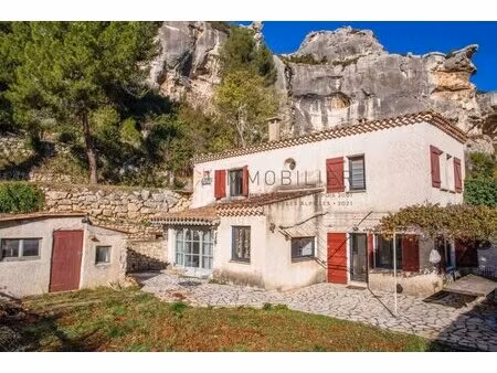 maison à rénover avec vue aux baux-de-provence