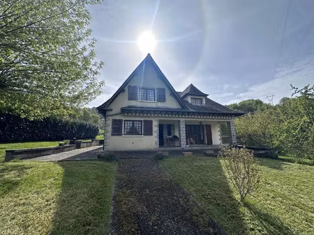 vente maison 5 pièces 145m2 campouriez 12140 - 180000 € - surface privée