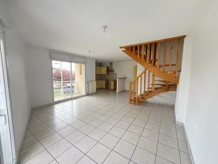 location appartement 4 pièces 70m2 olemps 12510 - 710 € - surface privée