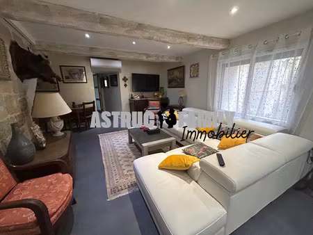 location maison 4 pièces 113m2 aimargues 30470 - 1300 € - surface privée