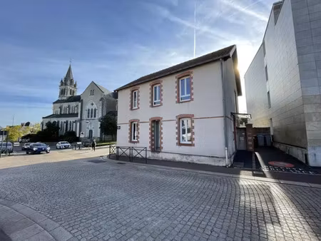 petit immeuble indépendant-143 m²-centre ville de basse goulaine