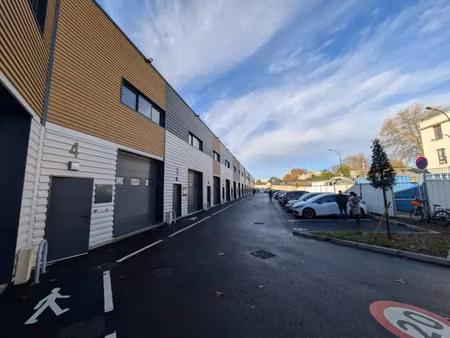 à louer : petite cellule d'activité neuve à épinay-sur-seine