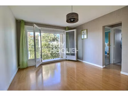 un appartement avec balcon et garage à saint max résidence saint pierre