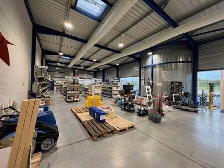 local d'activités à vendre