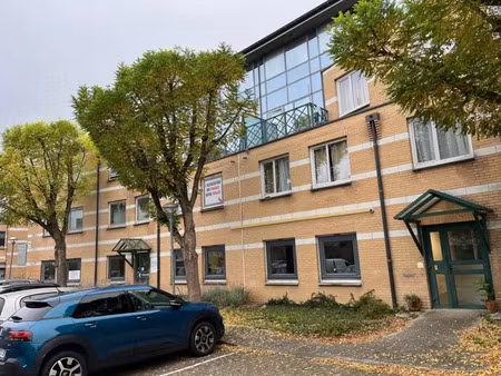 surface de bureaux a vendre - acces pmr - erp possible