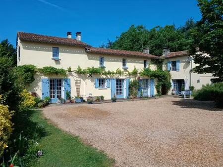 ensemble immobilier avec deux gites - piscine