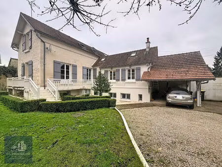 maison 8 pièces 254 m2
