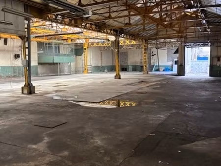 location local commercial