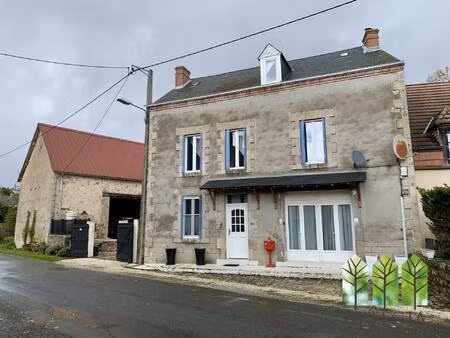 charmante maison de bourg de 4 chambres avec grande grange et ja