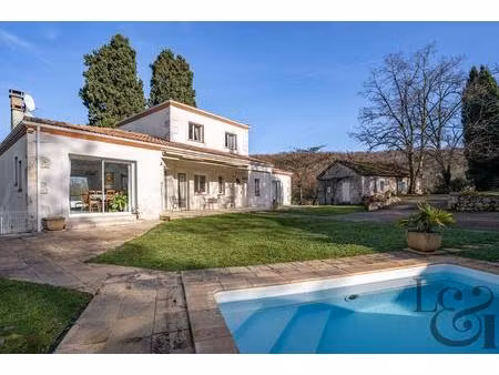 maison de caractère avec dépendances et piscine entre villeneuve et agen