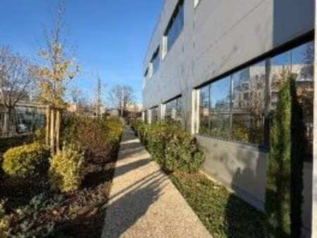 location bureau 549 m² à lyon 7 (69007)