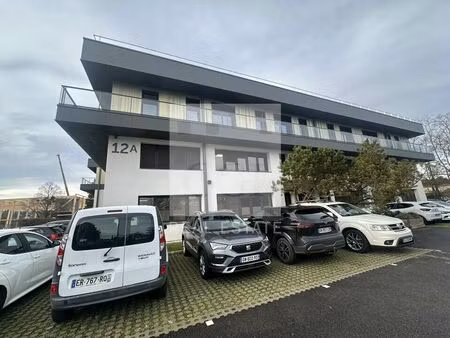 location bureau 80 m² à tassin-la-demi-lune (69160)