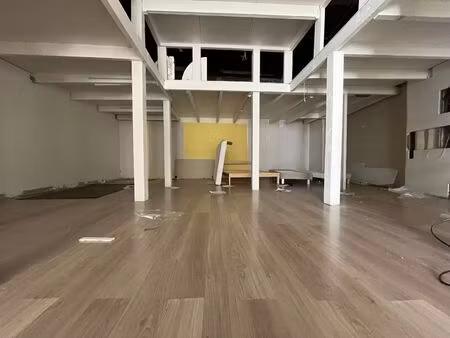 location commerce 1 pièce 126 m² à paris 14 (75014)