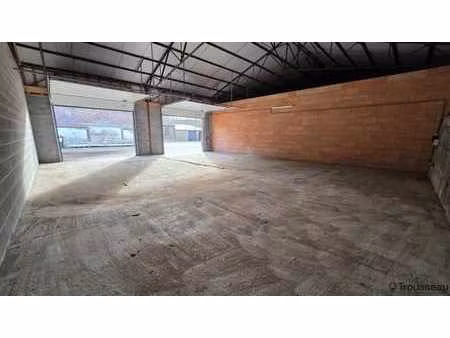 thieu - unité de stockage/garage 117m²