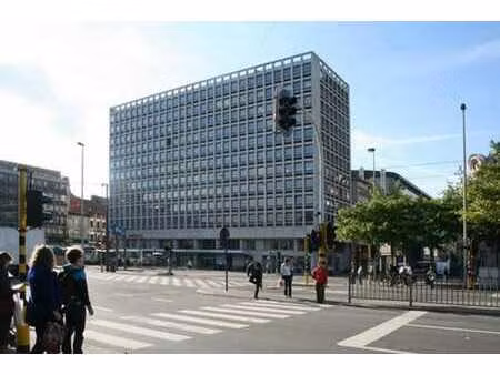 bureau rénové au 6e étage du president building