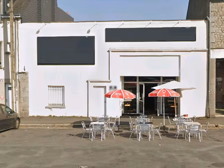 investisseur local commercial fougères 400 m2