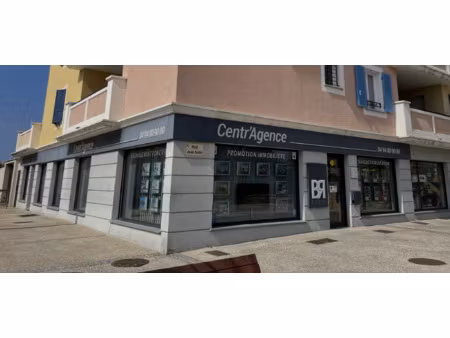 la crau centre local commercial