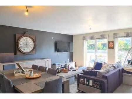 bertrix : bel appartement récent  2ch  ascenseur  parking.