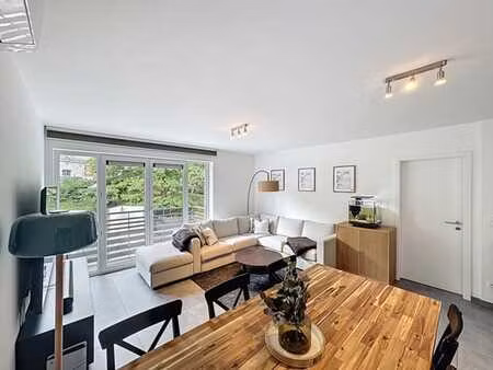 appartement 2 chambres avec balcon & parking – trooz