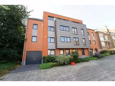 superbe appartement récent de standing 2 chambres et bureau