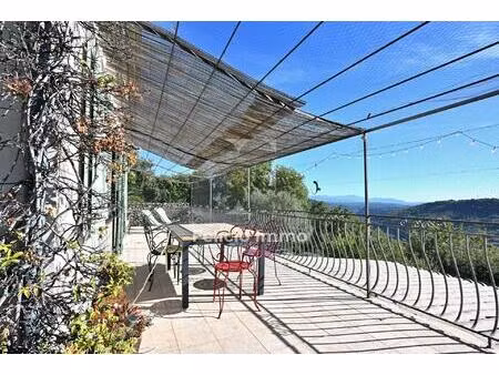 comme une maison avec vue jusqu'à la merspacieux apparteme