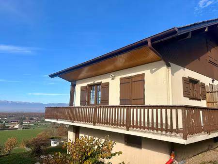 chalet avec vue à saint cergues