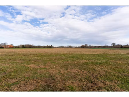 terrain de 1 703 m2 dans un environnement privilégié