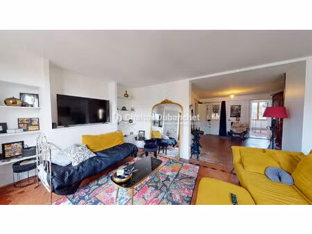 coup de coeur assuré : magnifique duplex d'environ 195 m² à charlieu
