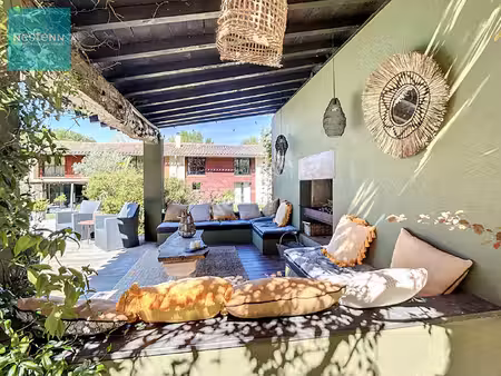 demeure de prestige  402 m2  5 suites  piscine et jardin  proche villefranche de lauragais