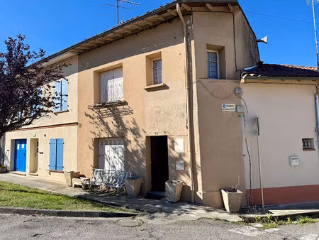mazeres : maison t3 avec garage et cour exterieure