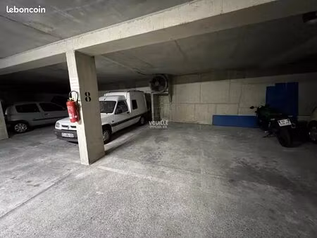 place de parking en sous-sol en bordure des boulevards à le bouscat