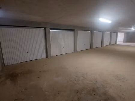 garage 100 euros
