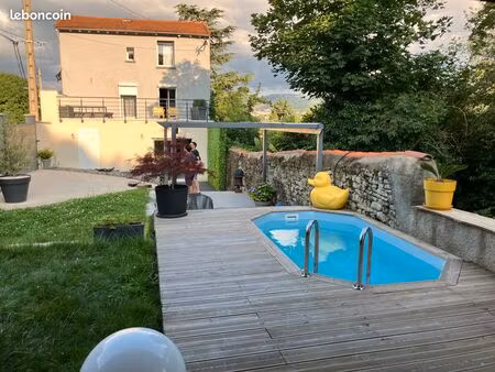 maison de ville avec piscine et vue sur parc