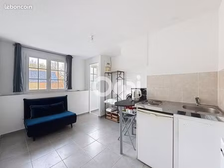 studio 2 pièces 14 m²