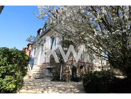 vanves : maison de 7 pièces de 150m² avec jardin !