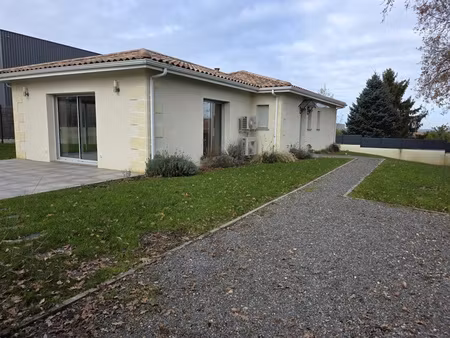maison récente  tout confort  à 20 mm de bordeaux