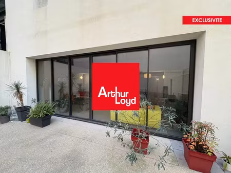 exclusivite - local commercial / bureaux avec cour à vendre - la joliette - 13002 marseill